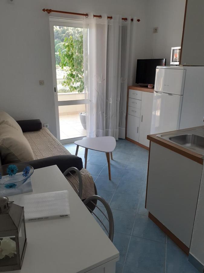Apartments Lozina Дрвеник Екстериор снимка