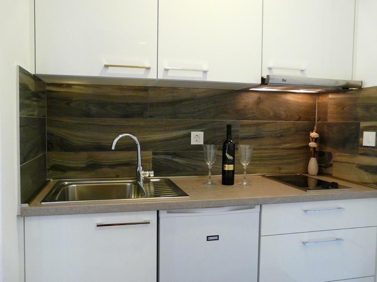 Apartments Lozina Дрвеник Екстериор снимка
