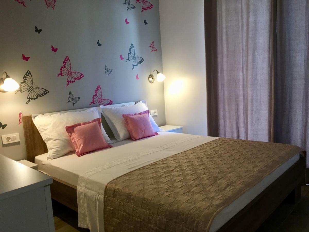 Apartments Lozina Дрвеник Екстериор снимка