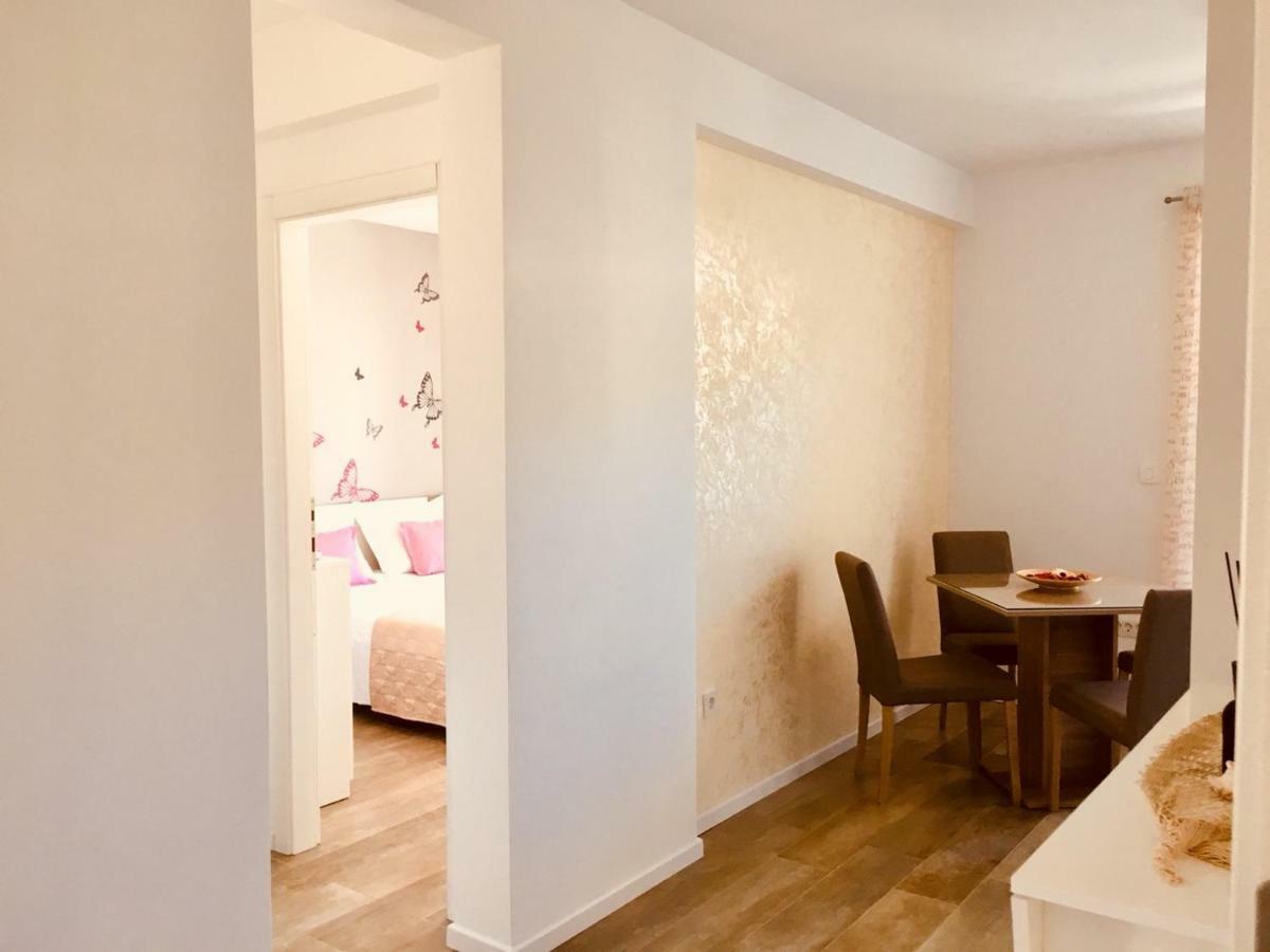 Apartments Lozina Дрвеник Екстериор снимка