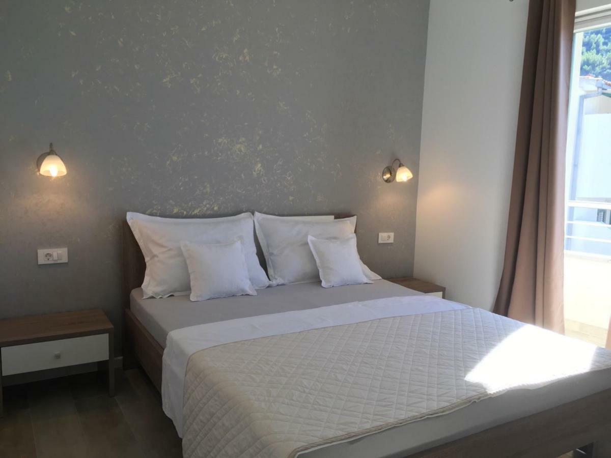 Apartments Lozina Дрвеник Екстериор снимка